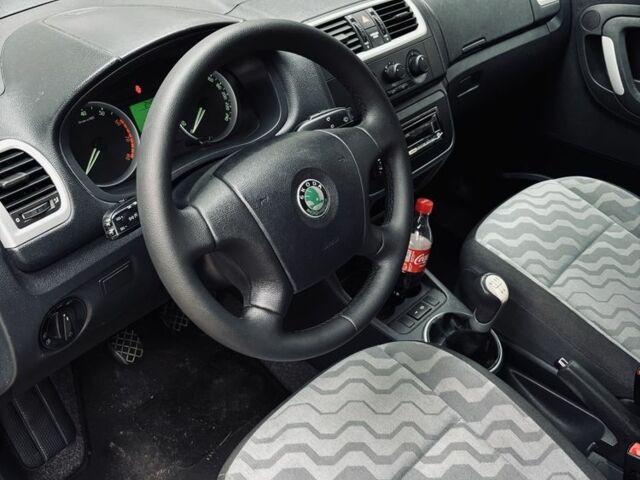 Шкода Фабия 2008 в Харькове на Automoto.ua Черный Шкода Фабия, объемом двигателя 1.4 л и пробегом 200 тыс. км за 5500 $, фото 4 на Automoto.ua