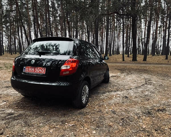 Черный Шкода Фабия, объемом двигателя 1.4 л и пробегом 200 тыс. км за 5600 $, фото 15 на Automoto.ua