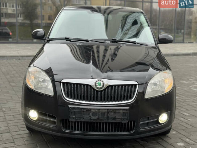 Черный Шкода Фабия, объемом двигателя 1.39 л и пробегом 167 тыс. км за 6450 $, фото 2 на Automoto.ua