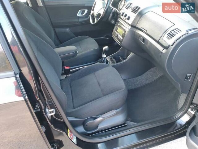 Черный Шкода Фабия, объемом двигателя 1.4 л и пробегом 135 тыс. км за 5500 $, фото 18 на Automoto.ua