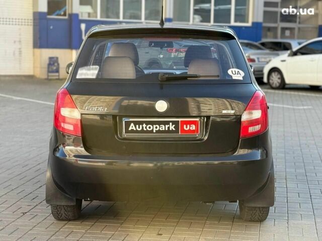 Чорний Шкода Фабія, об'ємом двигуна 1.4 л та пробігом 203 тис. км за 4940 $, фото 6 на Automoto.ua