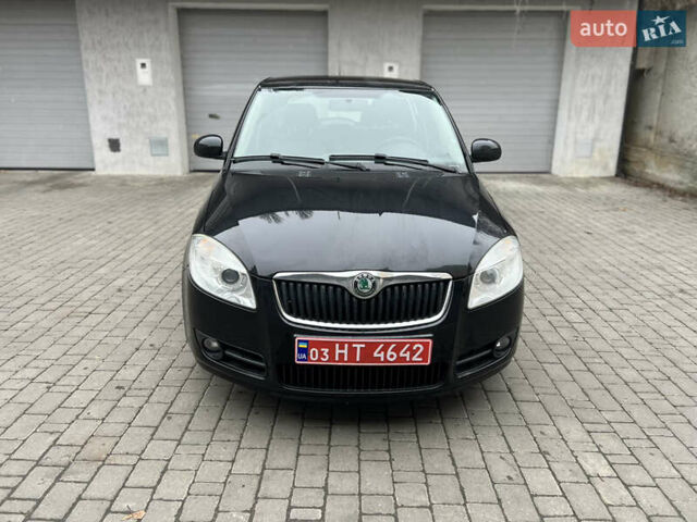 Черный Шкода Фабия, объемом двигателя 1.39 л и пробегом 215 тыс. км за 4790 $, фото 1 на Automoto.ua