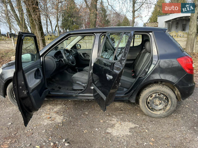 Черный Шкода Фабия, объемом двигателя 1.2 л и пробегом 272 тыс. км за 4200 $, фото 10 на Automoto.ua