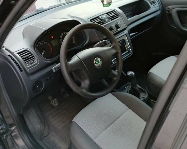Чорний Шкода Фабія, об'ємом двигуна 1.2 л та пробігом 224 тис. км за 4700 $, фото 4 на Automoto.ua