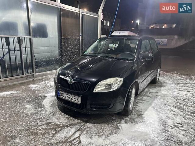 Черный Шкода Фабия, объемом двигателя 1.2 л и пробегом 224 тыс. км за 4700 $, фото 1 на Automoto.ua