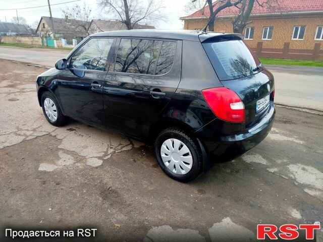 Черный Шкода Фабия, объемом двигателя 1.2 л и пробегом 218 тыс. км за 2500 $, фото 2 на Automoto.ua