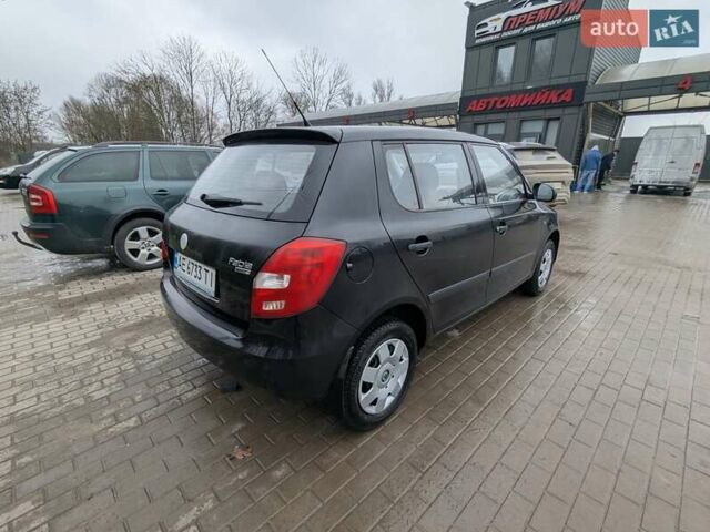 Черный Шкода Фабия, объемом двигателя 1.39 л и пробегом 230 тыс. км за 4500 $, фото 4 на Automoto.ua