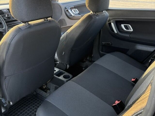 Чорний Шкода Фабія, об'ємом двигуна 1.4 л та пробігом 187 тис. км за 4600 $, фото 5 на Automoto.ua