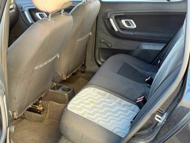 Чорний Шкода Фабія, об'ємом двигуна 1.4 л та пробігом 203 тис. км за 4940 $, фото 12 на Automoto.ua