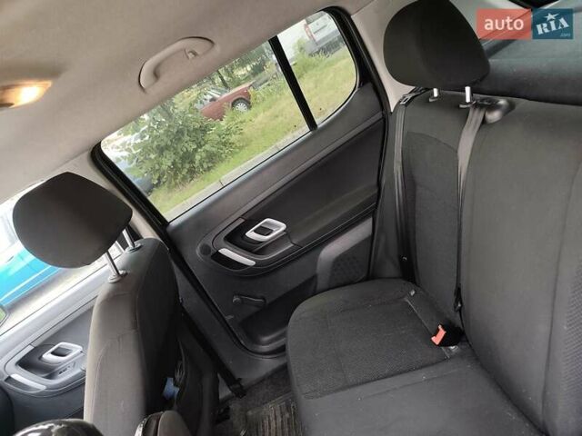 Черный Шкода Фабия, объемом двигателя 1.6 л и пробегом 208 тыс. км за 5200 $, фото 1 на Automoto.ua