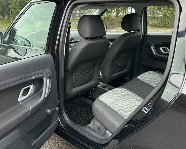 Чорний Шкода Фабія, об'ємом двигуна 1.4 л та пробігом 191 тис. км за 5350 $, фото 43 на Automoto.ua