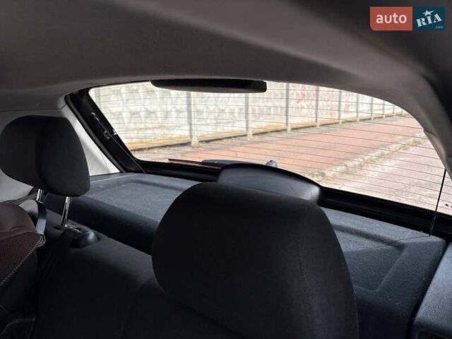 Черный Шкода Фабия, объемом двигателя 1.39 л и пробегом 238 тыс. км за 4300 $, фото 25 на Automoto.ua