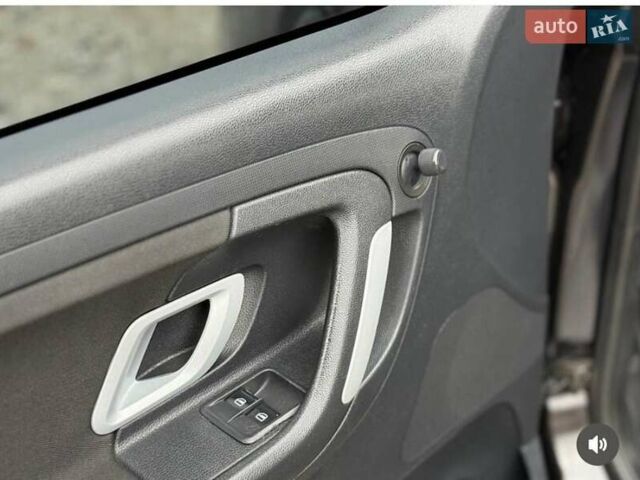 Чорний Шкода Фабія, об'ємом двигуна 1.39 л та пробігом 265 тис. км за 4900 $, фото 9 на Automoto.ua