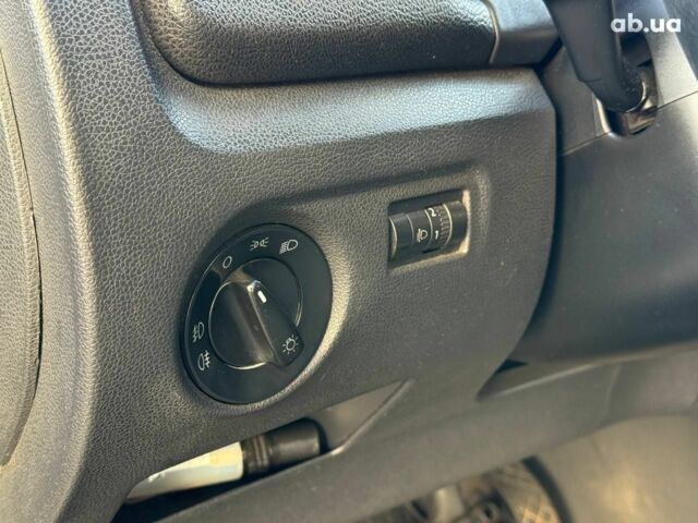 Чорний Шкода Фабія, об'ємом двигуна 1.4 л та пробігом 203 тис. км за 4940 $, фото 10 на Automoto.ua