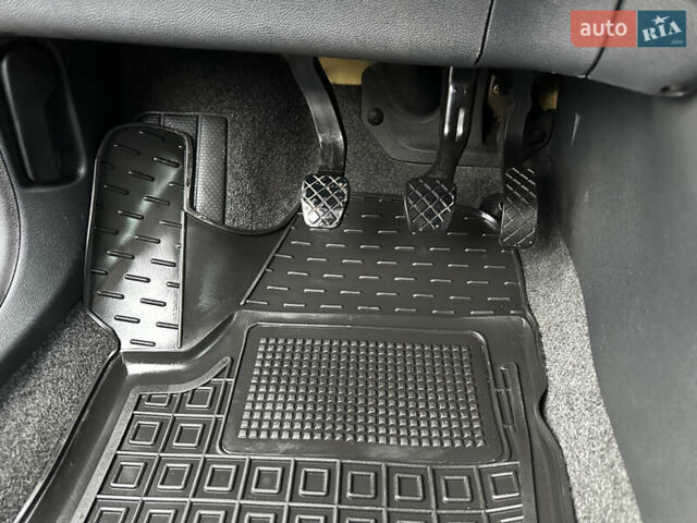 Чорний Шкода Фабія, об'ємом двигуна 1.4 л та пробігом 191 тис. км за 5350 $, фото 36 на Automoto.ua