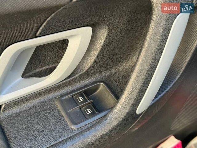 Черный Шкода Фабия, объемом двигателя 1.4 л и пробегом 203 тыс. км за 4940 $, фото 9 на Automoto.ua