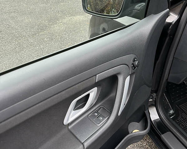 Чорний Шкода Фабія, об'ємом двигуна 1.4 л та пробігом 191 тис. км за 5350 $, фото 24 на Automoto.ua
