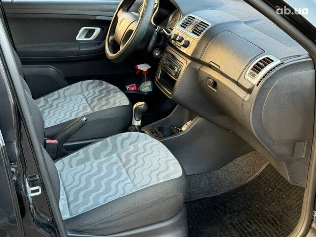 Чорний Шкода Фабія, об'ємом двигуна 1.4 л та пробігом 203 тис. км за 4940 $, фото 14 на Automoto.ua