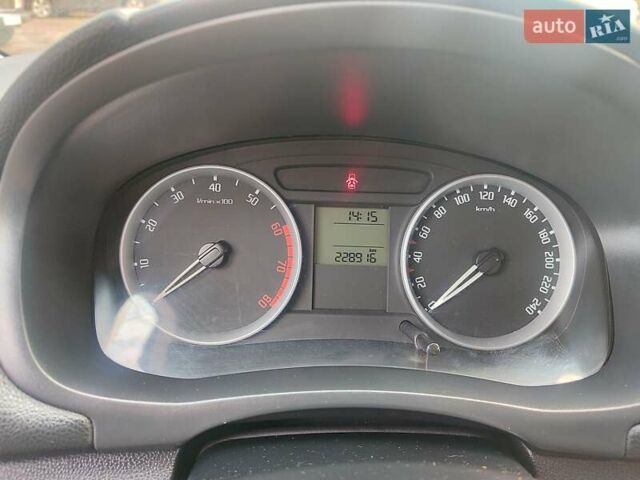 Черный Шкода Фабия, объемом двигателя 1.39 л и пробегом 228 тыс. км за 4000 $, фото 15 на Automoto.ua