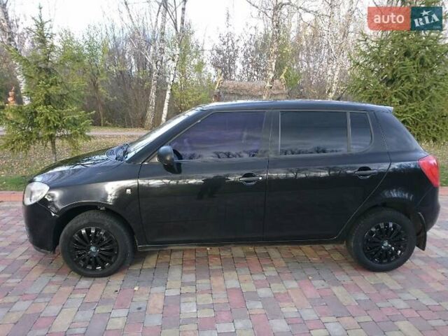 Черный Шкода Фабия, объемом двигателя 1.39 л и пробегом 237 тыс. км за 4700 $, фото 3 на Automoto.ua