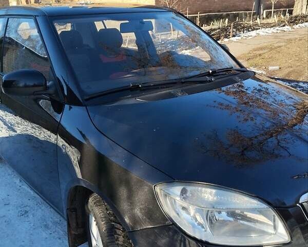 Черный Шкода Фабия, объемом двигателя 1.6 л и пробегом 160 тыс. км за 5600 $, фото 5 на Automoto.ua