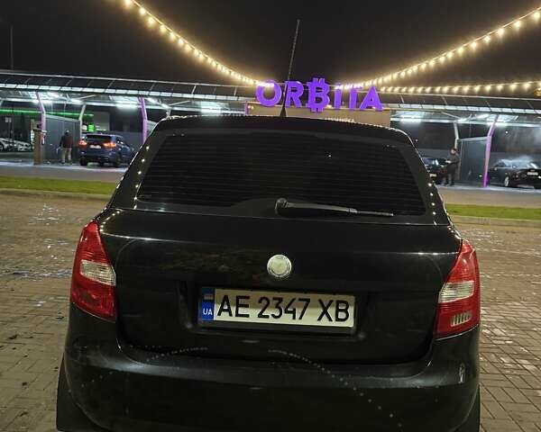 Черный Шкода Фабия, объемом двигателя 1.39 л и пробегом 185 тыс. км за 4500 $, фото 2 на Automoto.ua