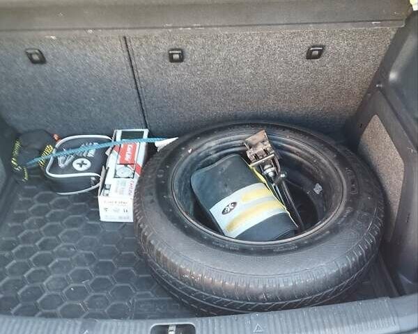 Черный Шкода Фабия, объемом двигателя 1.6 л и пробегом 160 тыс. км за 5600 $, фото 17 на Automoto.ua