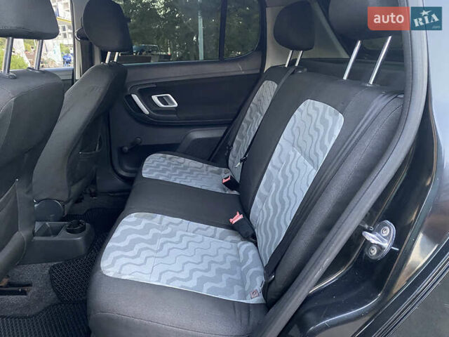 Черный Шкода Фабия, объемом двигателя 1.39 л и пробегом 170 тыс. км за 4900 $, фото 12 на Automoto.ua
