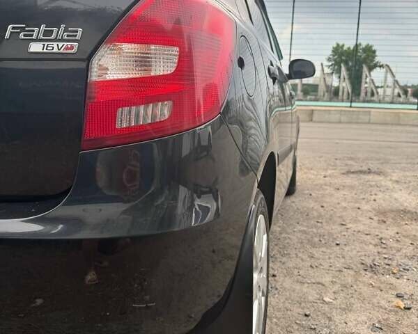 Черный Шкода Фабия, объемом двигателя 1.6 л и пробегом 114 тыс. км за 6100 $, фото 5 на Automoto.ua