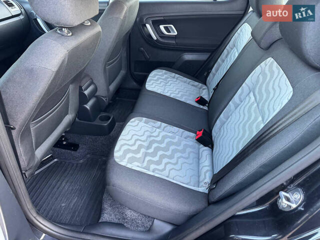 Чорний Шкода Фабія, об'ємом двигуна 1.4 л та пробігом 204 тис. км за 5900 $, фото 19 на Automoto.ua