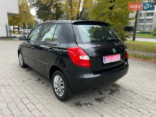 Черный Шкода Фабия, объемом двигателя 1.4 л и пробегом 208 тыс. км за 5300 $, фото 7 на Automoto.ua