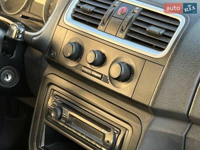 Черный Шкода Фабия, объемом двигателя 1.4 л и пробегом 203 тыс. км за 4940 $, фото 15 на Automoto.ua