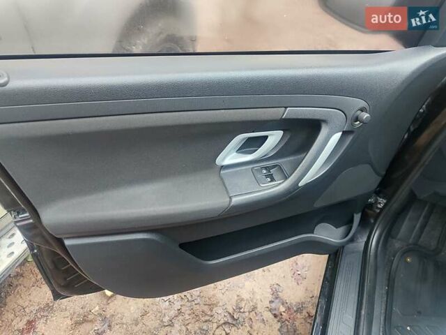 Черный Шкода Фабия, объемом двигателя 1.39 л и пробегом 228 тыс. км за 4000 $, фото 5 на Automoto.ua