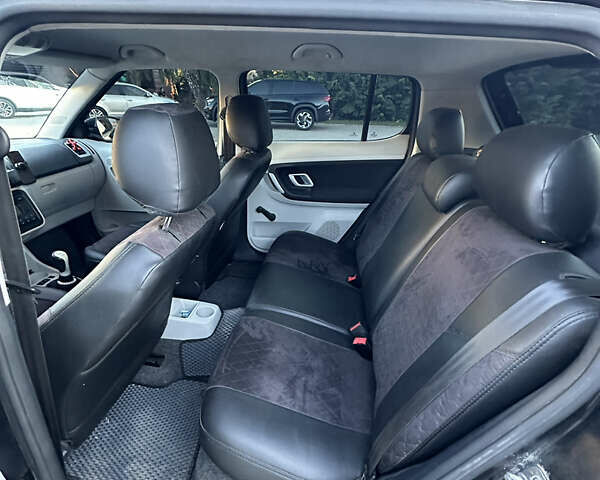 Чорний Шкода Фабія, об'ємом двигуна 1.6 л та пробігом 206 тис. км за 5500 $, фото 7 на Automoto.ua