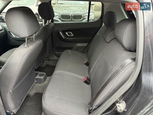 Чорний Шкода Фабія, об'ємом двигуна 1.2 л та пробігом 190 тис. км за 4200 $, фото 6 на Automoto.ua