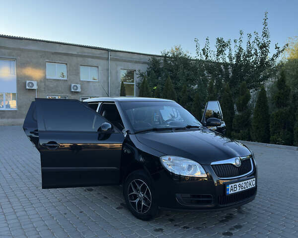 Чорний Шкода Фабія, об'ємом двигуна 1.6 л та пробігом 206 тис. км за 5500 $, фото 1 на Automoto.ua
