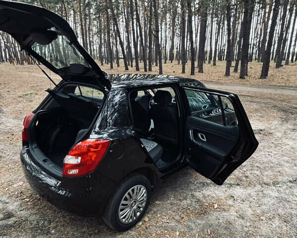 Черный Шкода Фабия, объемом двигателя 1.4 л и пробегом 200 тыс. км за 5600 $, фото 40 на Automoto.ua