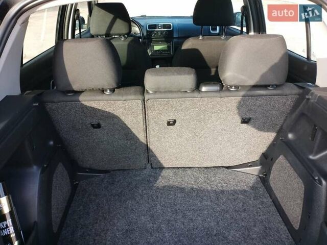 Черный Шкода Фабия, объемом двигателя 1.4 л и пробегом 135 тыс. км за 5500 $, фото 14 на Automoto.ua