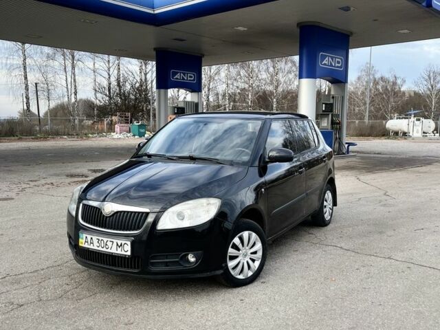 Черный Шкода Фабия, объемом двигателя 1.4 л и пробегом 230 тыс. км за 4400 $, фото 12 на Automoto.ua