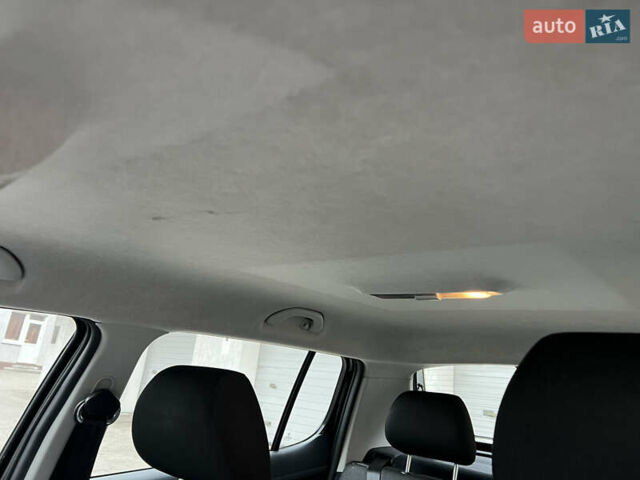 Черный Шкода Фабия, объемом двигателя 1.39 л и пробегом 215 тыс. км за 4790 $, фото 12 на Automoto.ua