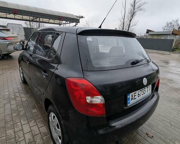 Черный Шкода Фабия, объемом двигателя 1.39 л и пробегом 230 тыс. км за 4500 $, фото 2 на Automoto.ua