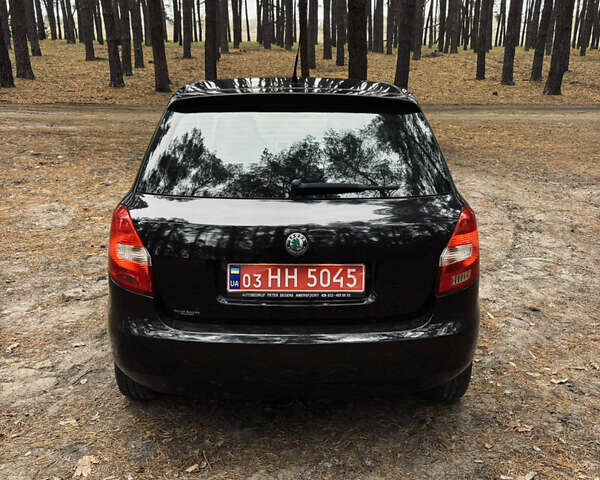 Черный Шкода Фабия, объемом двигателя 1.4 л и пробегом 200 тыс. км за 5600 $, фото 9 на Automoto.ua