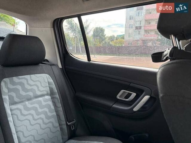 Черный Шкода Фабия, объемом двигателя 1.39 л и пробегом 238 тыс. км за 4300 $, фото 38 на Automoto.ua