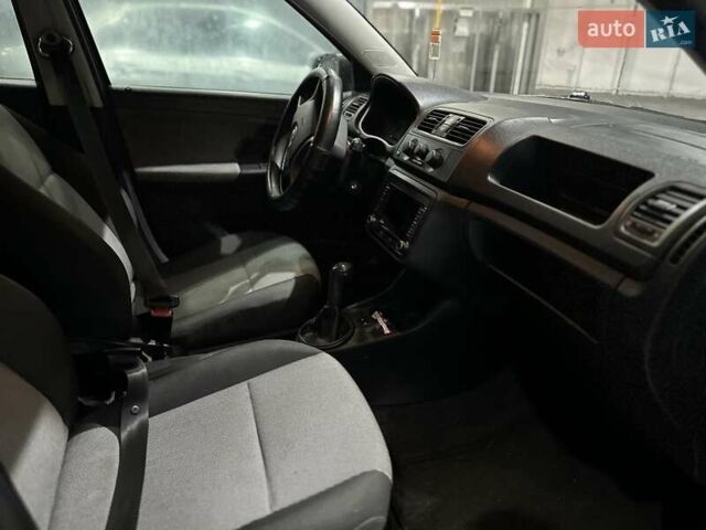 Черный Шкода Фабия, объемом двигателя 1.2 л и пробегом 224 тыс. км за 4700 $, фото 22 на Automoto.ua