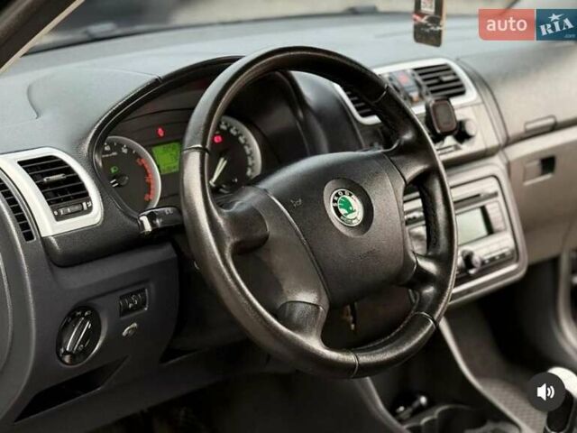 Чорний Шкода Фабія, об'ємом двигуна 1.39 л та пробігом 265 тис. км за 4900 $, фото 10 на Automoto.ua