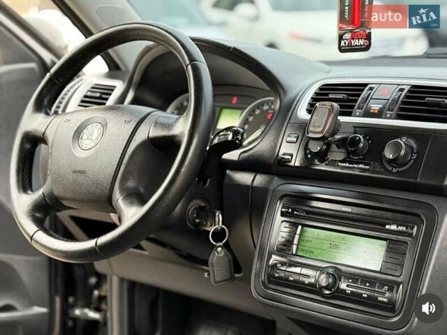 Чорний Шкода Фабія, об'ємом двигуна 1.39 л та пробігом 265 тис. км за 4900 $, фото 13 на Automoto.ua