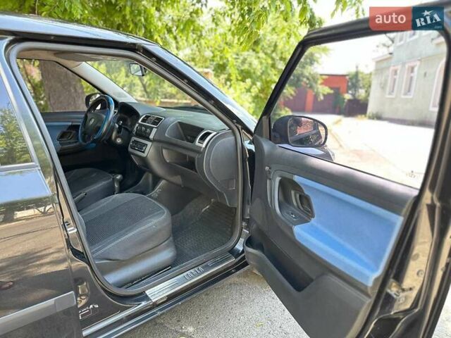 Чорний Шкода Фабія, об'ємом двигуна 1.4 л та пробігом 266 тис. км за 4599 $, фото 10 на Automoto.ua