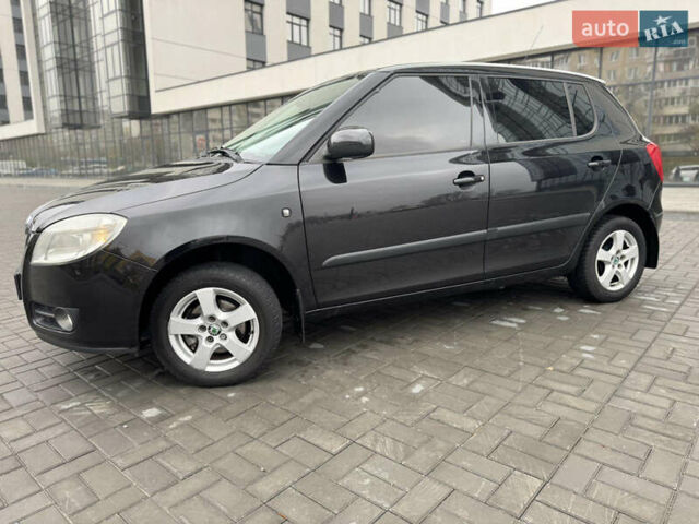 Черный Шкода Фабия, объемом двигателя 1.39 л и пробегом 167 тыс. км за 6450 $, фото 36 на Automoto.ua