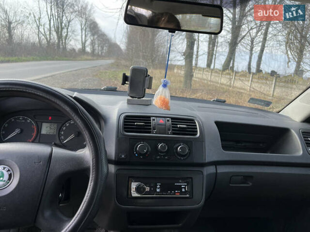 Черный Шкода Фабия, объемом двигателя 1.2 л и пробегом 272 тыс. км за 4200 $, фото 12 на Automoto.ua