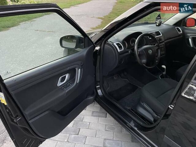 Черный Шкода Фабия, объемом двигателя 1.6 л и пробегом 190 тыс. км за 6500 $, фото 10 на Automoto.ua